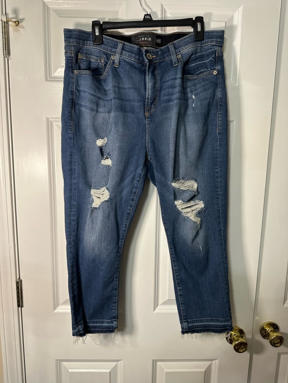 torrid Distressed Cropped Ankle Jeans - Medium Blue